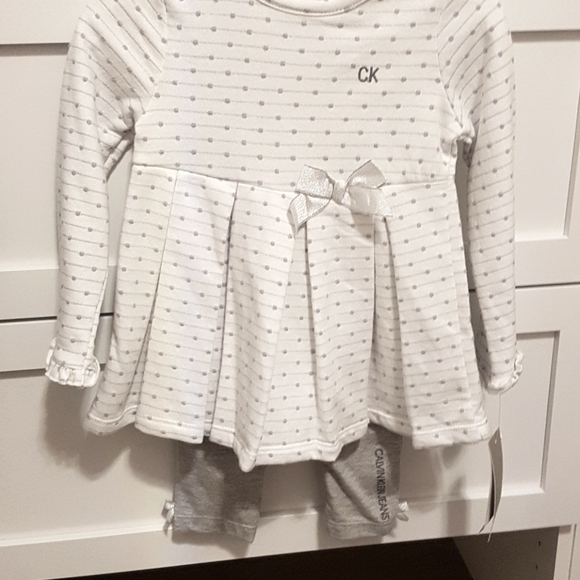 Calvin Klein 18mth girl long sleeve top w/ legging - Picture 1 of 5